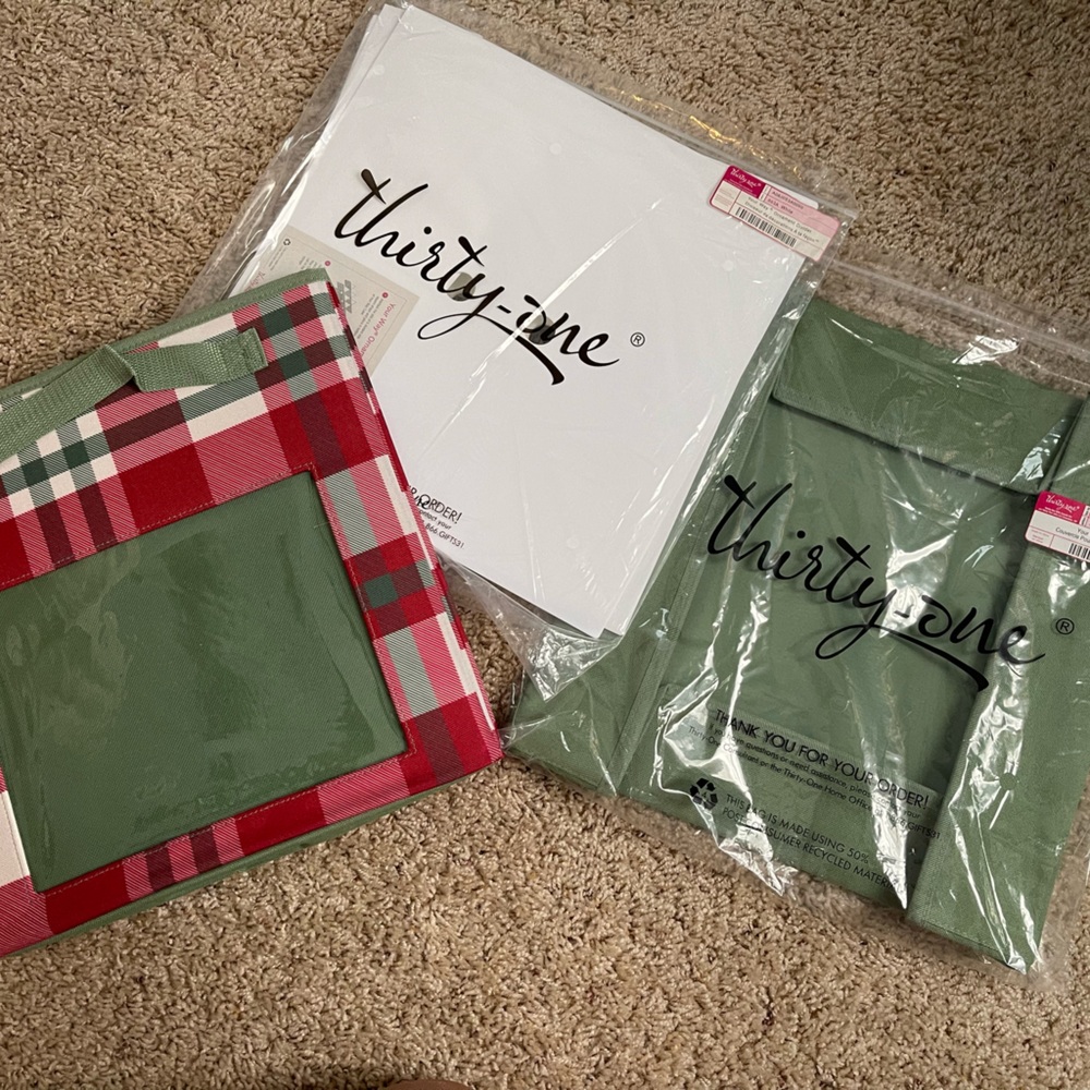 Thirty-One Your Way Cube w/ ornament divider & lid